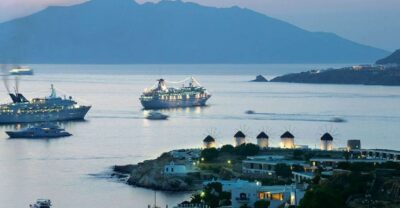 Mykonos: Highlights Tour with Panagia Tourliani Monastery - Meeting up: pickup, the quick orientation, and why the old town walk matters
