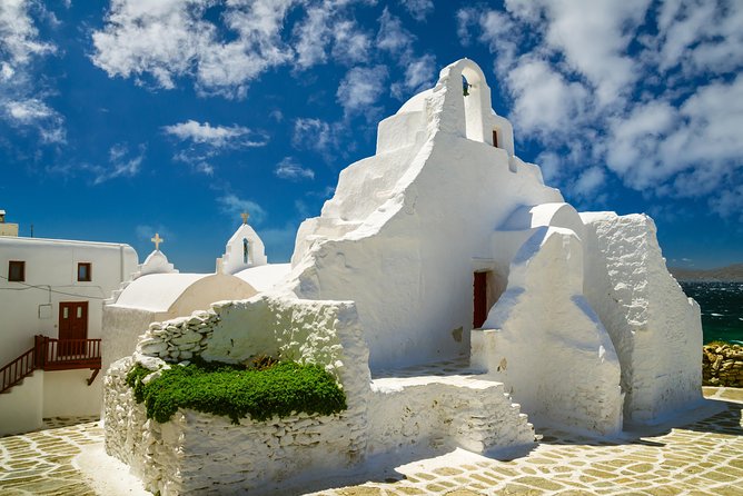 Mykonos Old Town Walking Tour - Stop 1: Church of Paraportiani and the “side gate” story