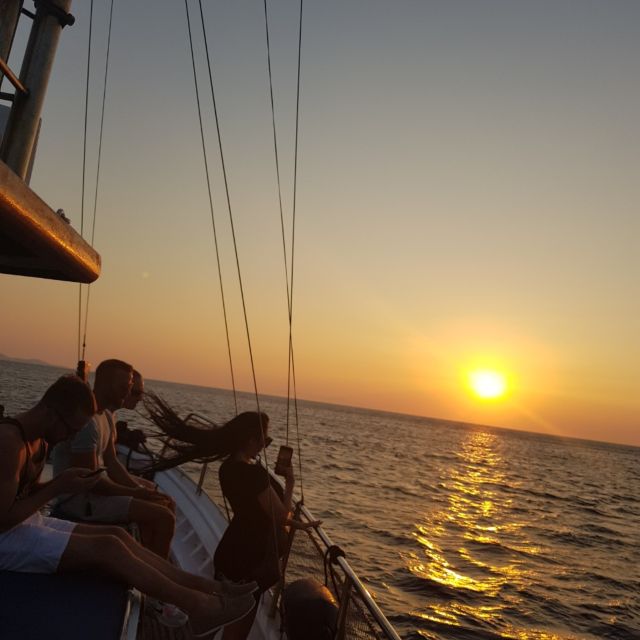 Mykonos: Sunset Boat Trip with Snacks and Drinks - A golden-hour cruise off Mykonos Town and Little Venice
