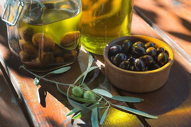 Olive Oil Tasting at the Mykonian Farm - Recognizing defective olive oil (and why it matters on vacation)