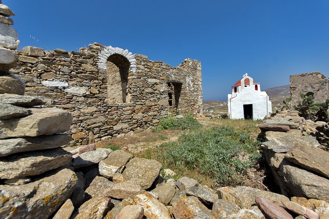 Private Jeep Tour to Mykonos - Ftelia Beach: windsurfing conditions and a Neolithic mystery