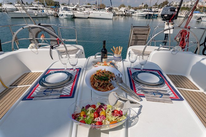 Private sailing cruise-Mykonos Southern Beach Hopping withLunch - Platys Gialos Stop: Shallow Water for Swimming and Play