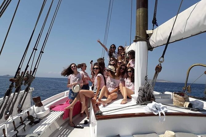 Swim and Fun at Rhenia and Iconic Views! - Timing and Group Size: Easy Logistics, Real Sea Time