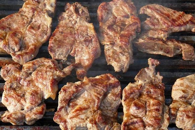 Traditional Barbecue Experience at Traditional Farm in Mykonos - Hosts and conversation: why guides can make or break the night